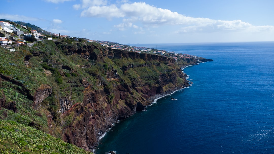 Jaki jest klimat w Funchal i kiedy jechać na Maderę?
