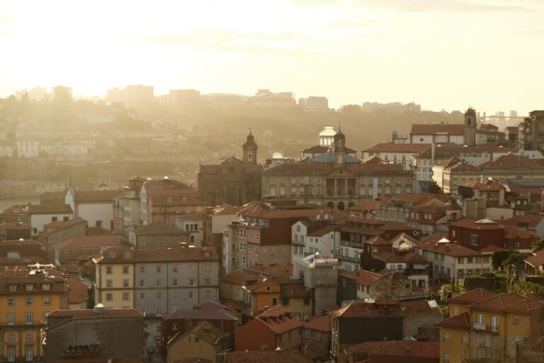 Jak zaplanować loty do Porto? Poradnik od A do Z