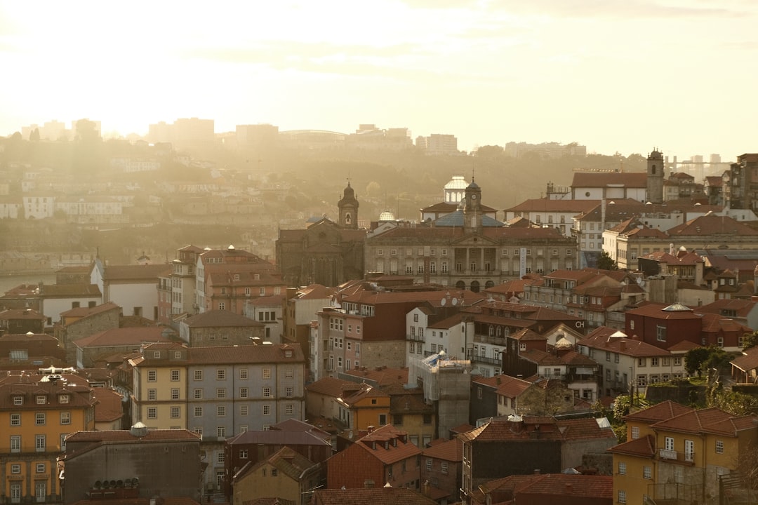 Jak zaplanować loty do Porto? Poradnik od A do Z