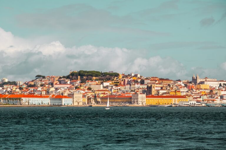 Travelone: Oferty podróży do Portugalii – czy są godne zaufania?