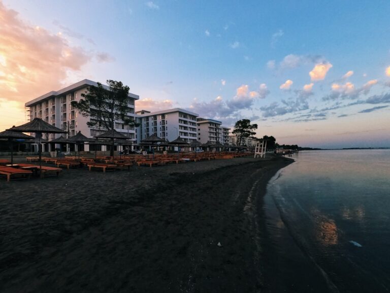Vilamoura: Jak spędzić luksusowe wakacje w Algarve?